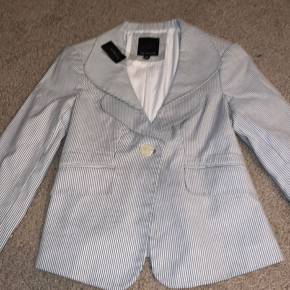 Searsucker style blazer
